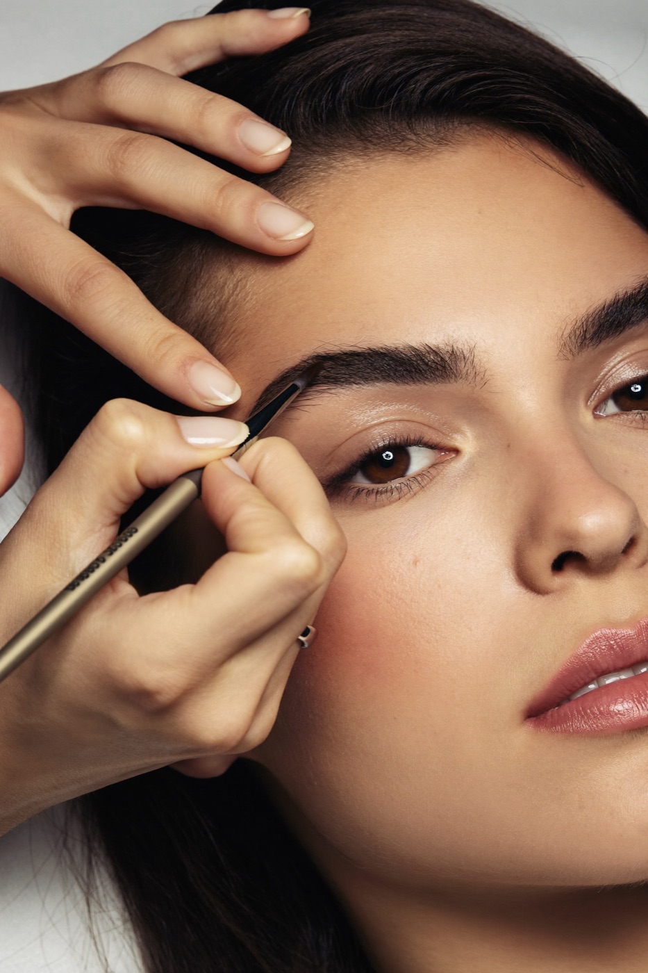 Augenbrauen zupfen (WOW Brows)